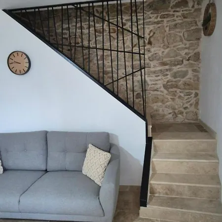 Le Donjon Du Chateau